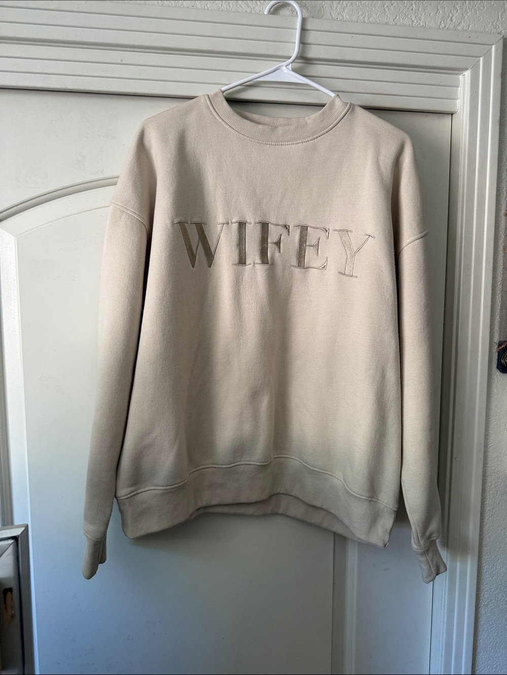Wifey bride bachelorette Embroidered Crewneck and shorts set - Beige - Picture 2 of 5
